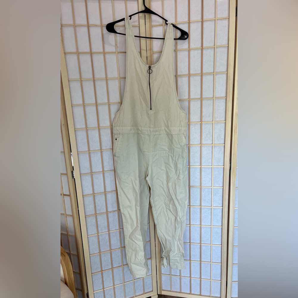 Hurley Cream and Gray Apparel